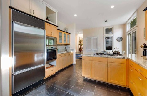 Eastside Santa Cruz House | Harbor View Haven