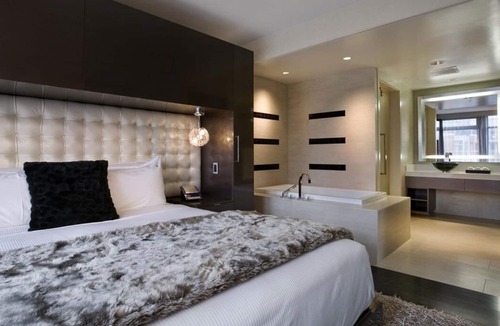 Gaslamp Quarter Hotel | Hard Rock Hotel San Diego