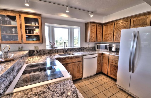 Yachats House | Harmony at the Beach! Gorgeous Ocean & Bay Views! Bring your Dog! Hot Tub!