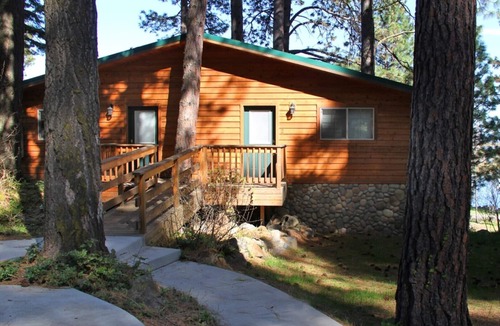 Klamath Falls Cabin | Harriman Springs Resort Cabin 3 - Cabins with a View