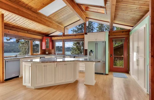 Harrison House | Harrison Lakeview Retreat - CDA Bike Trail, Lake Access, Hot Tub,