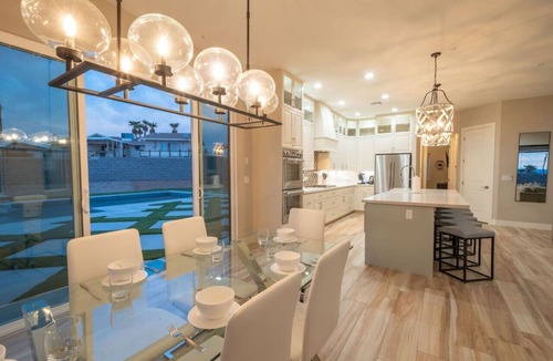 Lake Havasu City House | Havasu Modern Escape: Luxury Pool/Spa + RV Garage