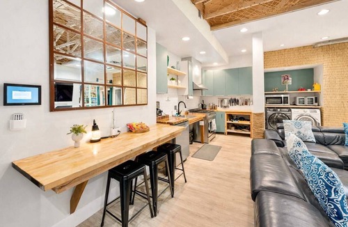 Stockton Hotel | Hawaiian Loft + lookout suite.