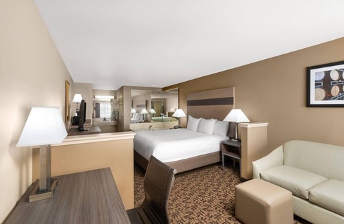 Napa Hotel | Hawthorn Suites by Wyndham Napa Valley