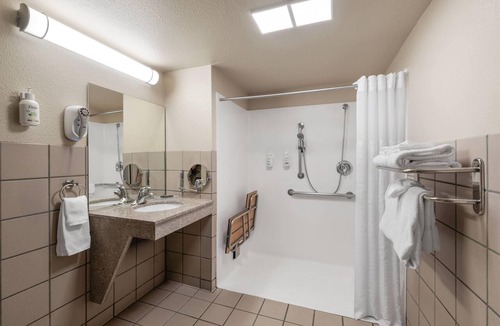Napa Hotel | Hawthorn Suites by Wyndham Napa Valley