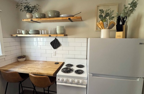 Amazon Apartment | Hayward House- one block from Campus