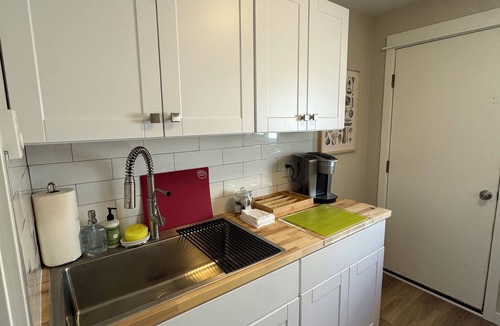 Amazon Apartment | Hayward House- one block from Campus