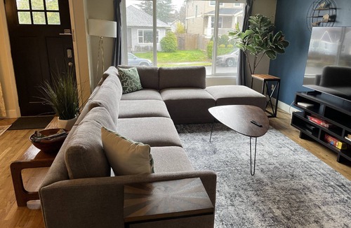 Woodlawn House | Heart of Alberta Arts District, Pet Friendly, Walk to Alberta Park, Food, Art, and Drinks