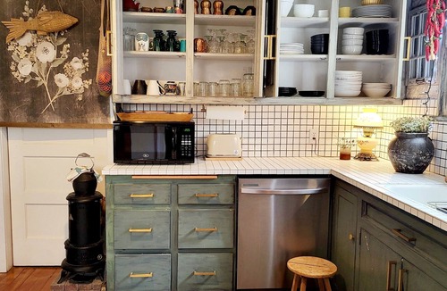 Downtown Eugene House | Heart of Eugene ~ Cozy Vintage Home/2 min to UO