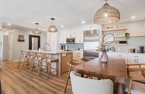 Village of La Jolla Condo | Heart of La Jolla Gem - Newly Renovated!