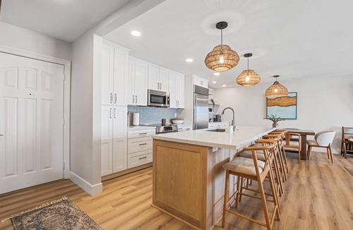 Village of La Jolla Condo | Heart of La Jolla Gem - Newly Renovated!