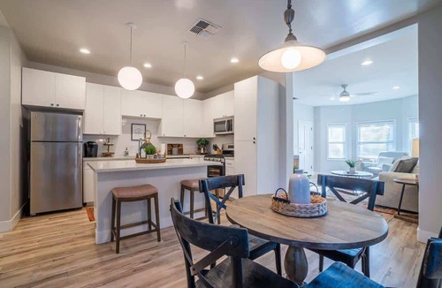Downtown Sacramento Apartment | Heart of Midtown: Your Cozy Urban Retreat