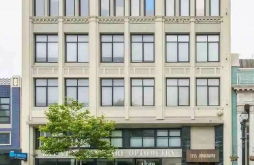Uptown Oakland Condo | Heart Of Oakland Broadway Condo Retreat