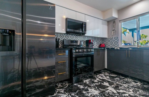 Chinatown Bed & Breakfast | Heated Pool for a fee, 5 Bedroom, Wifi, Near Strip 2 Story Home
