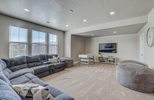 Sienna Hills House | Heated Pool- HotTub - Ping Pong, Foosball, xBox - FastWiFi
