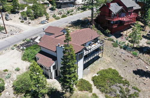 South Lake Tahoe Ski Chalet | Heavenly Manor -Ultimate Tahoe Getaway- ⚠️DO NOT BOOK ON BOOKING⚠️COM. SCAM