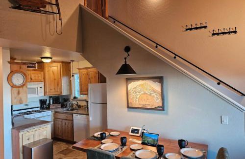 Tahoe Village Apartment | Heavenly Stagecoach Ski Retreat