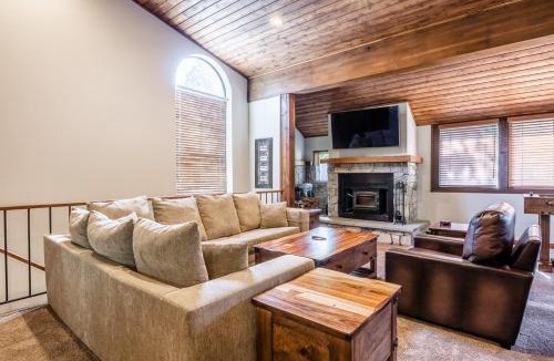 Mammoth Lakes House | Helios 9N