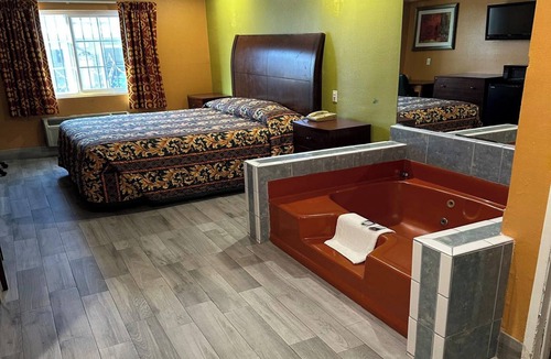 Corona Hotel | Heritage Inn and Suites