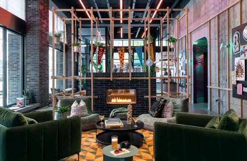 Goose Hollow House | Hey gorgeous! You seem like you’re up for a good time.
