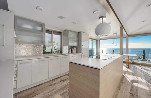 Olde Solana Beach House | Hi-Tech Hideaway: Ocean Front!