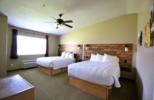 Baker Hotel | Hidden Canyon Retreat