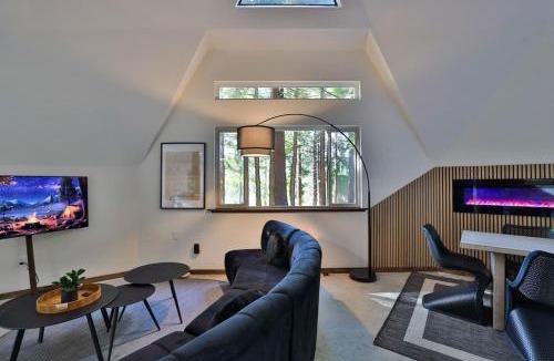 Coos Bay House | Hidden Dome Retreat in the Trees