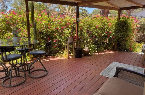 Vista Cottage | Hidden Gem-Private, 1B/B, Privacy, Fully Fenced, Deck, Outdoor living,