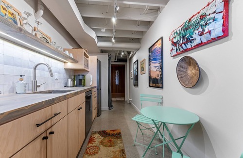 Northwest Portland Apartment | Hidden Hiker Oasis at Forest Park *Hot Tub*Pets OK
