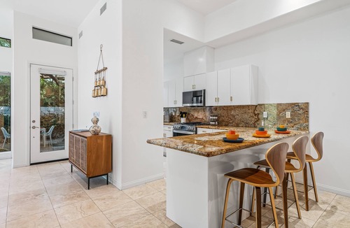 The Movie Colony House | Hidden Paradise w/Two Private Suites TOT# 038530