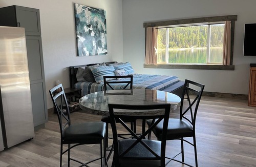 Marion Apartment | HIDE-A-WAY SUITE RETREAT … Just Steps Away From shoreline on Bitterroot Lake