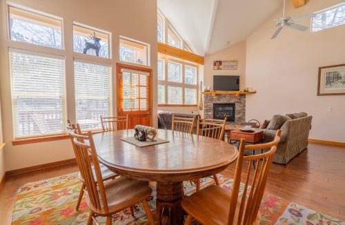 June Lake Apartment | Hideaway Down Canyon #101