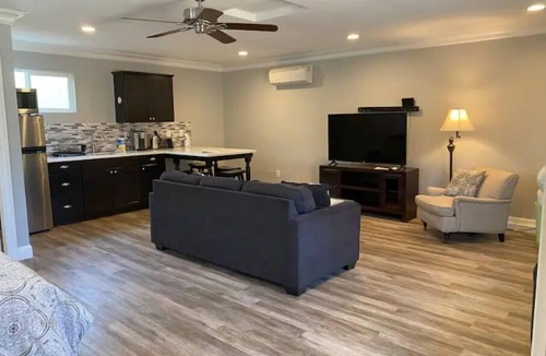 Columbia House | High End Guest House by I-5, Bethel, Simpson
