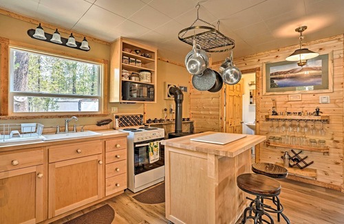 La Pine Cabin | High Lakes Hideaway: La Pine Fishing Cabin!