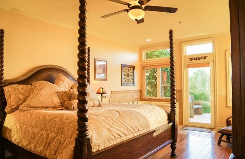 Paso Robles Hotel | High Ridge Manor
