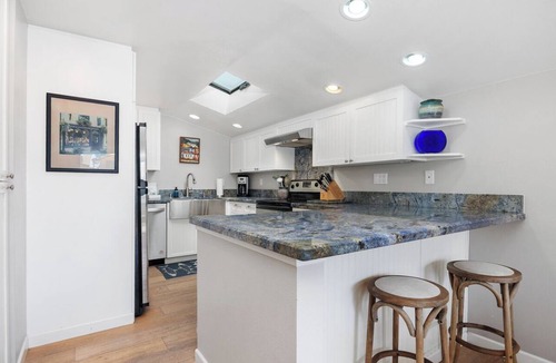 Solana Beach Condo | High Tides & Good Vibes - Beachside Retreat, A/C
