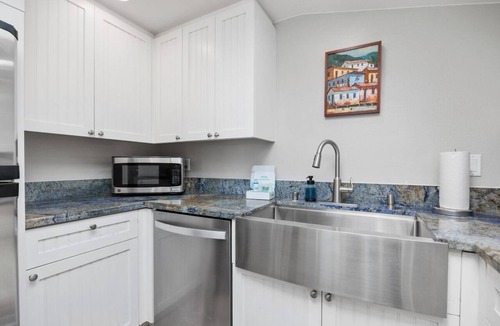 Solana Beach Condo | High Tides & Good Vibes - Beachside Retreat, A/C