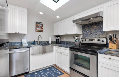 Solana Beach Condo | High Tides & Good Vibes - Beachside Retreat, A/C
