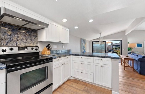 Solana Beach Condo | High Tides & Good Vibes - Beachside Retreat, A/C