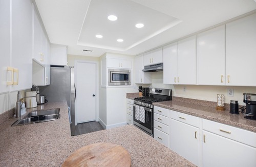 Dana Point House | Highcrest Retreat – Stylish 3BR w/Patio, BBQ & Family Comforts