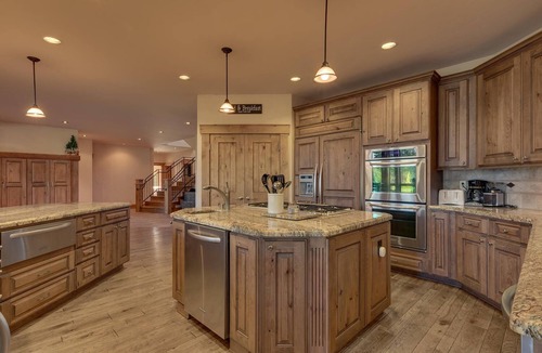 Truckee House | Highland Estate at Old Greenwood By Tahoe Getaways - Luxury, Hot Tub & Amenity Access