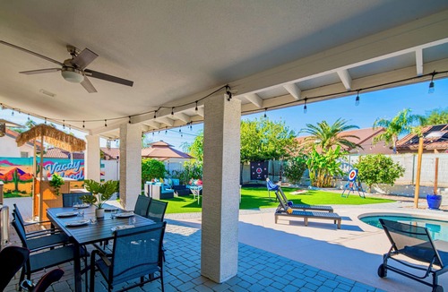 Paradise Park Vista House | [Highly Rated] Scottsdale Luxe- Free Heated Pool + TikiBar + Hot Tub + Gameroom