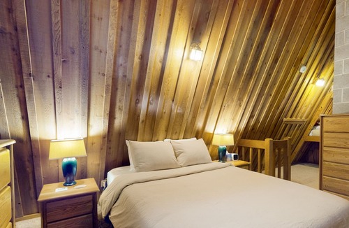 Rhododendron Cabin | Hilda’s Briarwood Escape | A-frame in Rhododendron with fireplaces & forest view