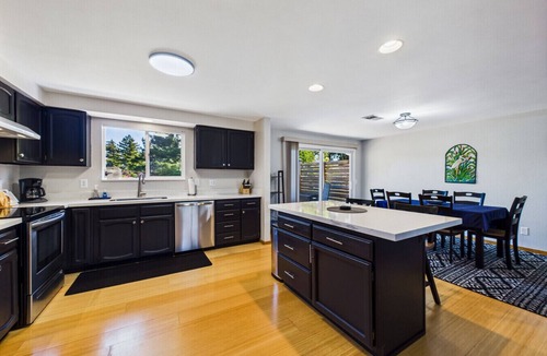 Arcata House | Hill Street Retreat - Near Cal Poly, Redwoods, & Arcata Plaza