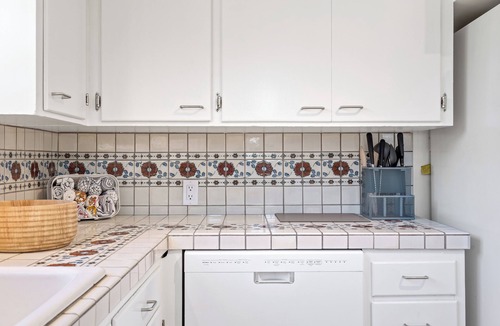 Hillcrest House | Hillcrest Luxury Cottage - Near Balboa Park