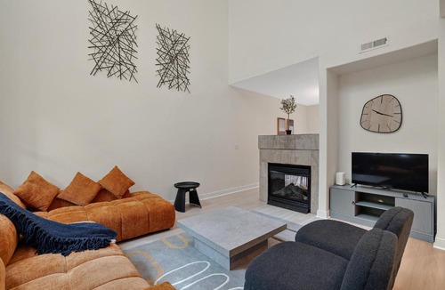 Orenco Station Apartment | Hillsboro's Best at Your Doorstep with pool & gym