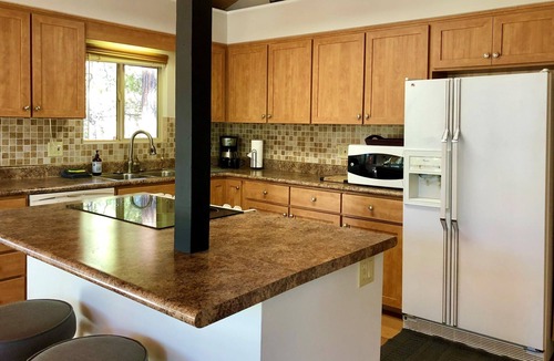 Groom Creek Cabin | Hillside Hideaway - Prescott Cabin Rentals