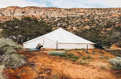 Hildale RV Rental | Hilltop Double Queen Glamping Near Zion