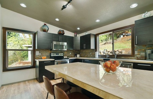 Amity Villa | Hilltop Gated Wine Retreat | Views + Hot Tub Bliss
