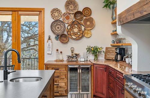 Paso Robles House | Hilltop Hacienda-Luxe Designer Hilltop Hacienda with Amazing Views and Spa!